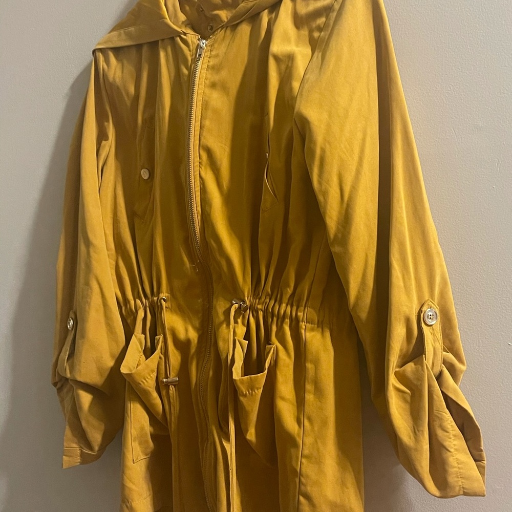 Beautiful spring jacket - Picture 2 of 4